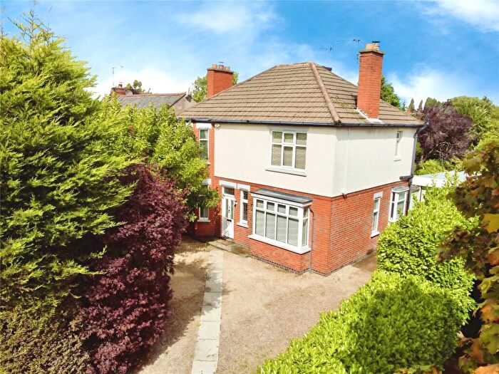 4 Bedroom Detached House For Sale In Hollycroft, Hinckley, Leicestershire, LE10