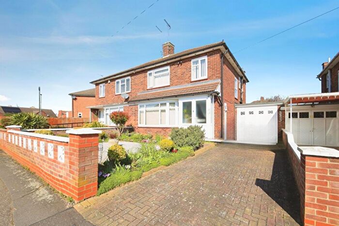 3 Bedroom Semi Detached House For Sale In Briar Way, Peterborough, PE1