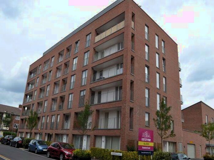 2 Bedroom Apartment To Rent In Callisto Court, Docklands, E16