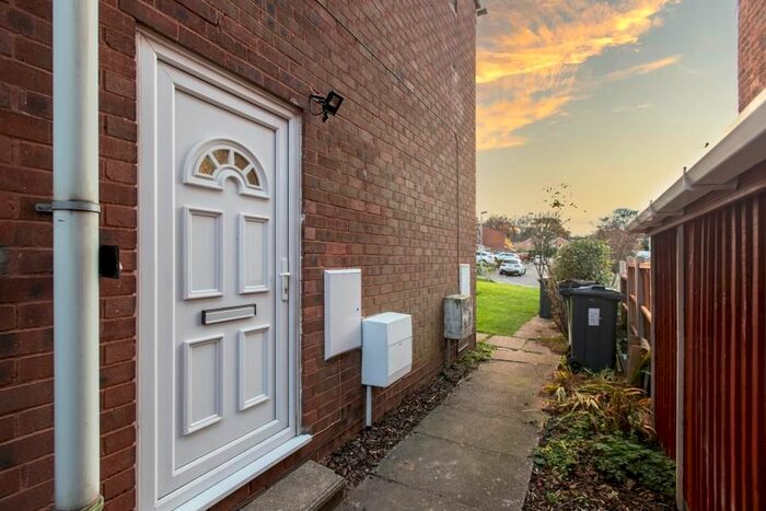 2 Bedroom Flat To Rent In Wellman Croft, Selly Oak, Birmingham B29