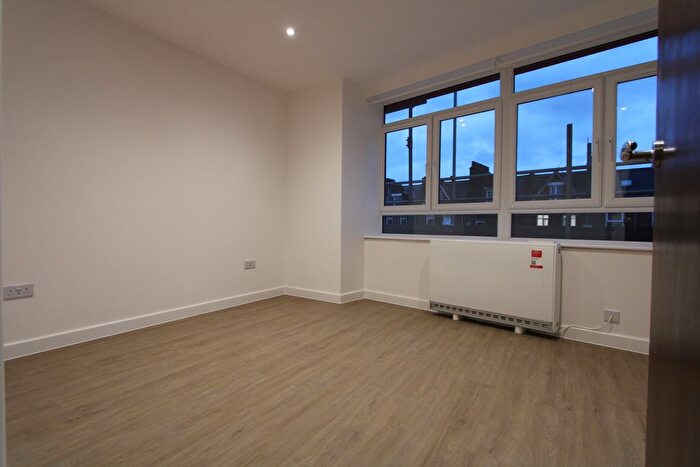 1 Bedroom Flat To Rent In In The Heart Of Lewisham, SE13