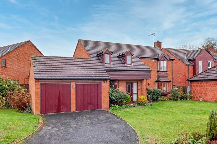 4 Bedroom Detached House For Sale In Brookfield Close, Hunt End, B97