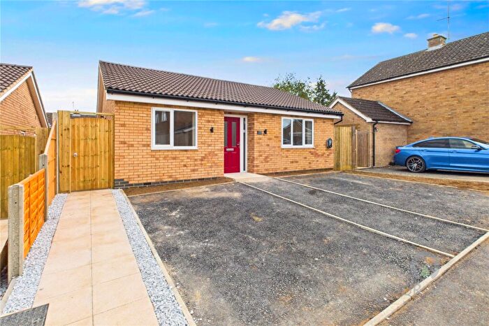 2 Bedroom Bungalow For Sale In Ashridge Close, Rushden, Northamptonshire, NN10