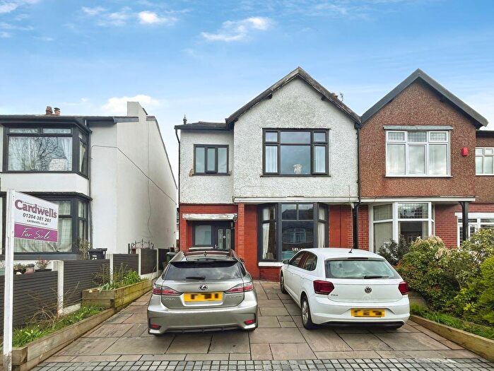 3 Bedroom Semi Detached House For Sale In St. James Avenue, Breightmet, BL2