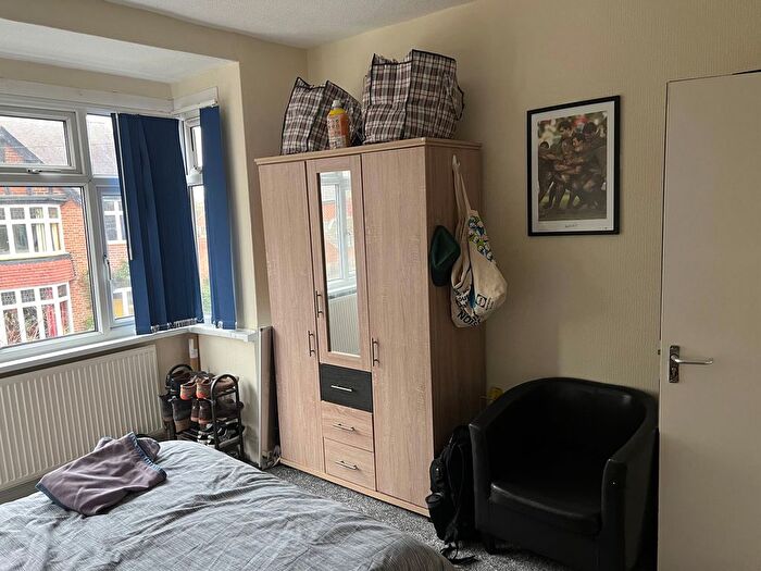 5 Bedroom Semi-Detached House To Rent In Arnesby Road, Nottingham, NG7