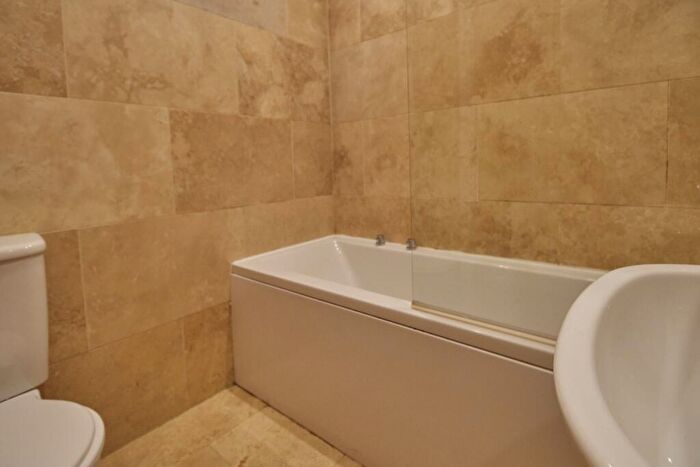 4 Bedroom House To Rent In Eastleigh Road, Leicester, LE3