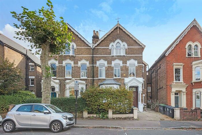 3 Bedroom Flat To Rent In Upper Tollington Park, Stroud Green, N4