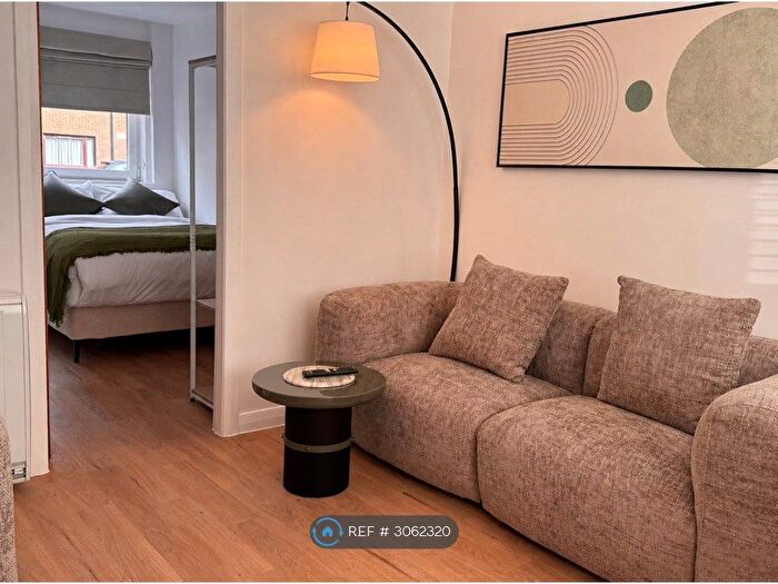 2 Bedroom Flat To Rent In Cowan's Close, Edinburgh, EH8