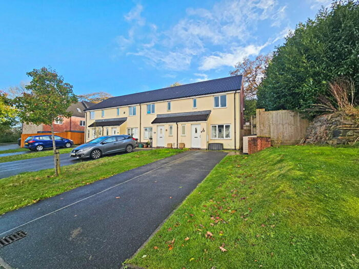 3 Bedroom End Of Terrace House For Sale In Clover Drive, Liskeard, PL14