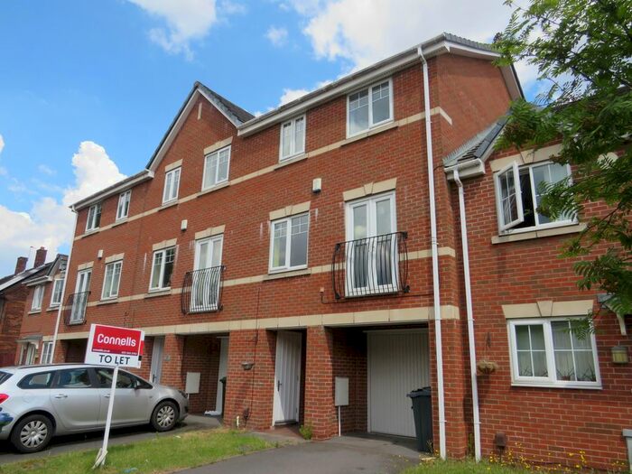 4 Bedroom Property To Rent In Meyrick Road, West Bromwich B70