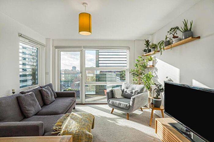 2 Bedroom Apartment To Rent In Bayston Street, London, E3