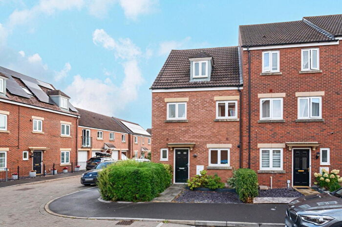 4 Bedroom Town House For Sale In Swaledale Road, Warminster, BA12