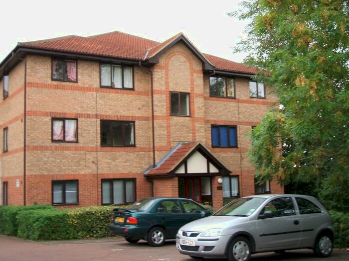 1 Bedroom Flat To Rent In Dalrymple Close, Southgate N14