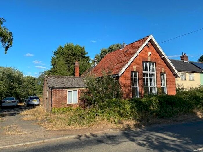 End Of Terrace House For Sale In The Old School, Watton Road, Larling, Norfolk, NR16