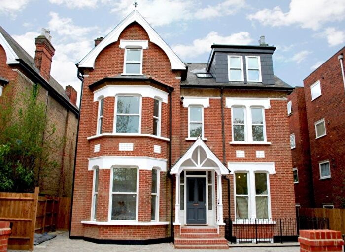 2 Bedroom Flat To Rent In Oakwood Avenue, Beckenham, Kent, BR3