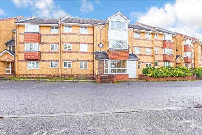 1 Bedroom Apartment For Sale In Armour Hill, Tilehurst, Reading, Berkshire, RG31