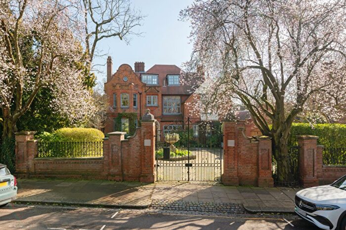 7 Bedroom Detached House For Sale In Broadlands Road, London, N6