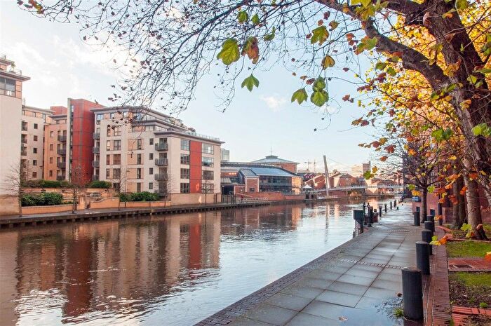 1 Bedroom Flat To Rent In The Chandlers, Leeds, LS2