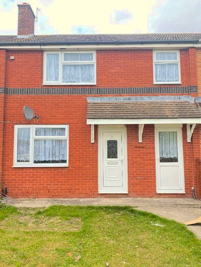3 Bedroom Terraced House To Rent In Lyndhurst Crescent, Swindon, Wiltshire, SN3