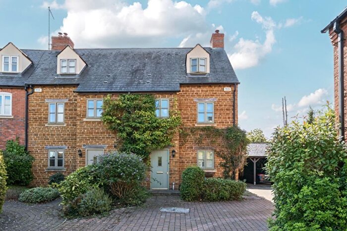 3 Bedroom Semi-detached House For Sale In Bloxham, Banbury, Oxfordshire, OX15
