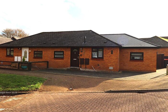 2 Bedroom Semi Detached Bungalow For Sale In Whaddon Road, Shenley Brook End, Milton Keynes, MK5