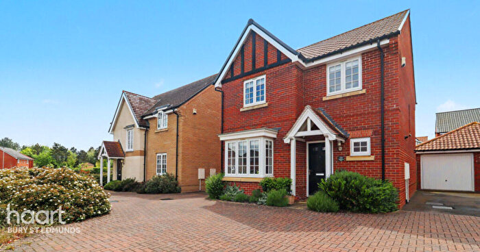 4 Bedroom Detached House For Sale In Myrtlewood Road, Bury St Edmunds, IP32