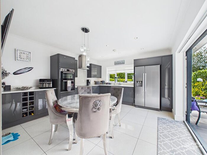 2 Bedroom Bungalow For Sale In Pillmawr Road, Malpas, Newport, NP20