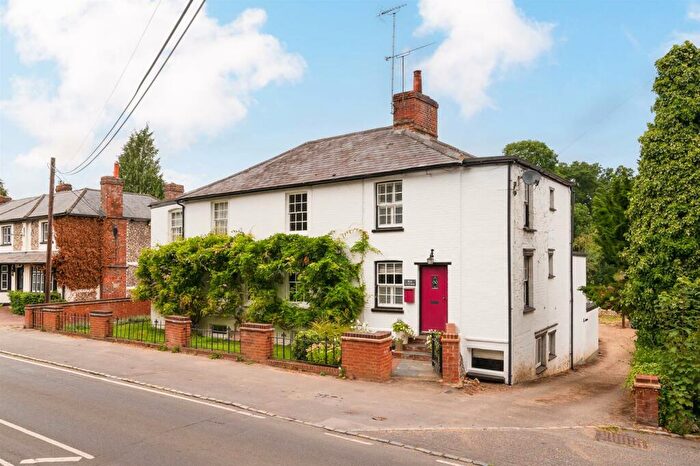 4 Bedroom Semi-Detached House For Sale In Remenham Hill, Henley-On-Thames, RG9
