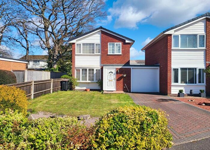 3 Bedroom Detached House For Sale In Amberwood Close, Calmore, SO40