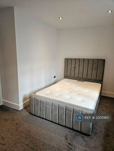 1 Bedroom Flat To Rent In Empire House, Bradford, BD1