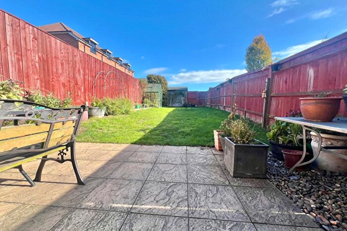 3 Bedroom Terraced House For Sale In Windmill Road, Aldershot, Hampshire, GU12