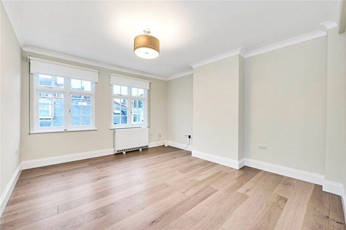 2 Bedroom Mews To Rent In Weymouth Mews, London, W1G