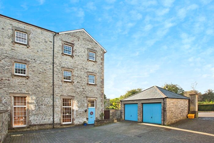 3 Bedroom End Terrace House For Sale In West End Court, Shepton Mallet, BA4