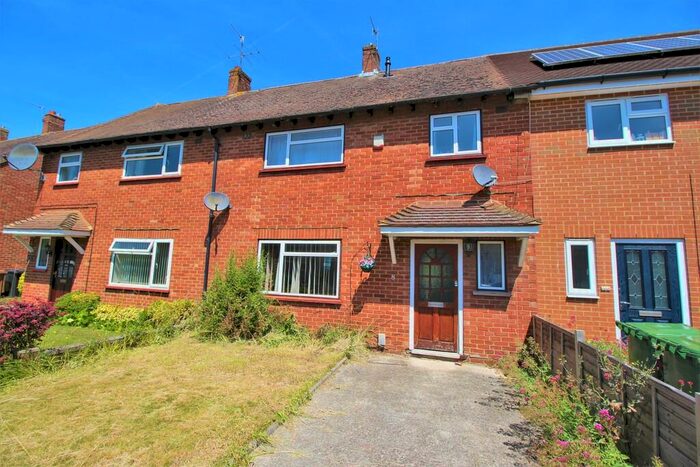 4 Bedroom Semi-Detached House To Rent In Cobbett Road, Guildford, GU2