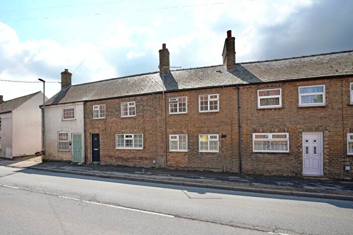 3 Bedroom Terraced House For Sale In High Street, Earith, Huntingdon, PE28