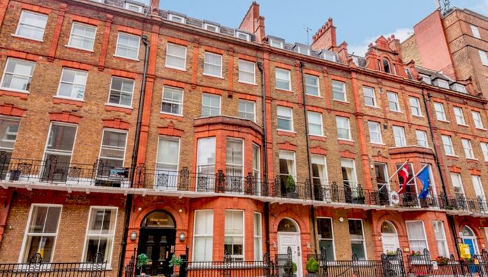 2 Bedroom Flat To Rent In Nottingham Place, Marylebone, London, W1U