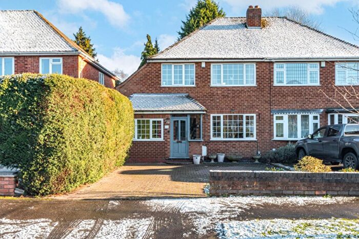 4 Bedroom Semi Detached House For Sale In Ufton Crescent, Shirley, Solihull, West Midlands, B90