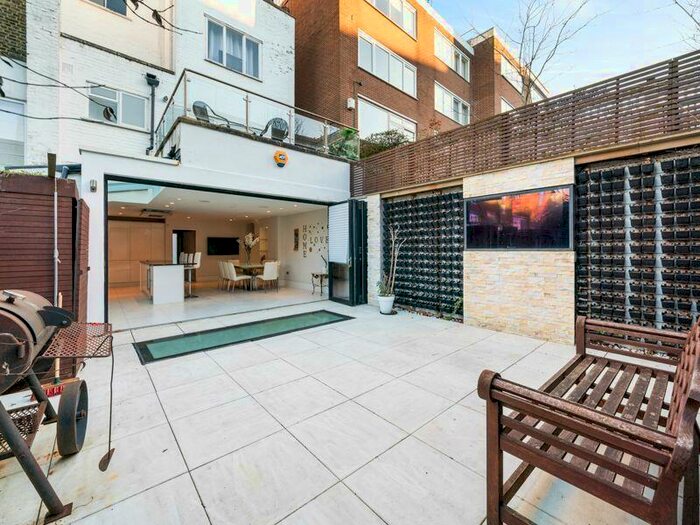 3 Bedroom Flat To Rent In Ainger Road, Primrose Hill, London, NW3