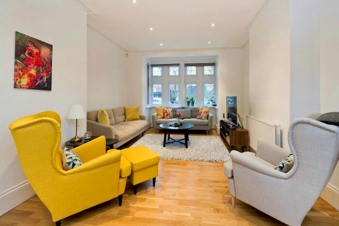 4 Bedroom Property To Rent In Sheen Road, Richmond, TW9