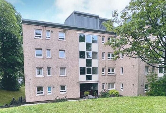 2 Bedroom Flat To Rent In Queen Margaret Court, Glasgow, G20