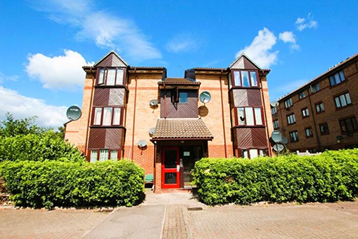 Studio For Sale In Grilse Close, Edmonton, London, N9