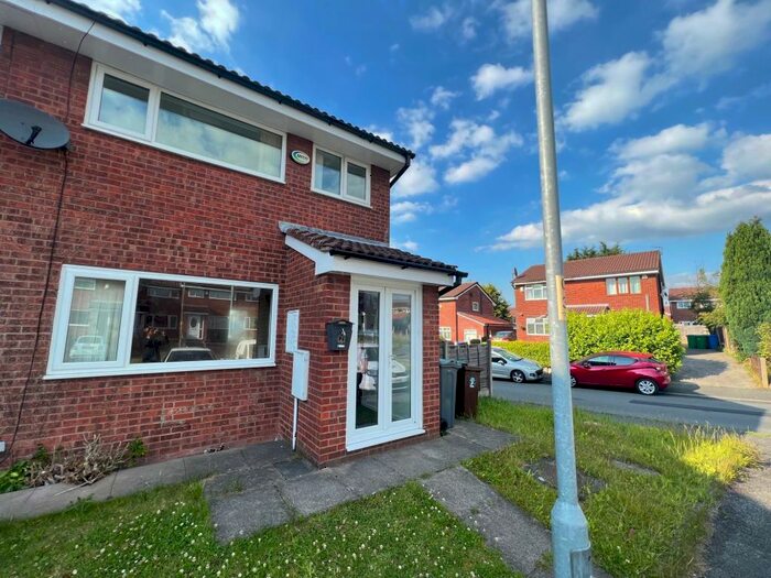 3 Bedroom Semi-Detached House To Rent In Kimbolton Close, Manchester, M12