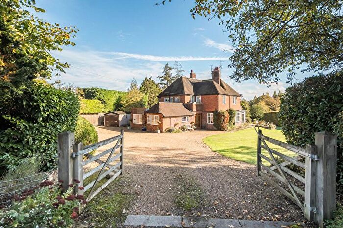 5 Bedroom Detached House For Sale In Clandon Road, West Clandon, GU4