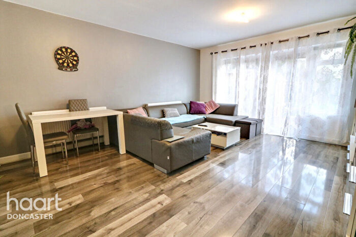 4 Bedroom Semi-Detached House For Sale In Chestnut Avenue, Armthorpe, Doncaster, DN3