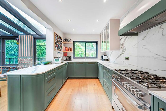 5 Bedroom House To Rent In Redston Road London, N8