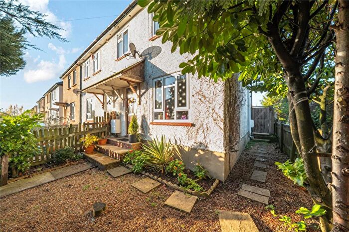 2 Bedroom End Of Terrace House For Sale In Granville Road, Woking, GU22