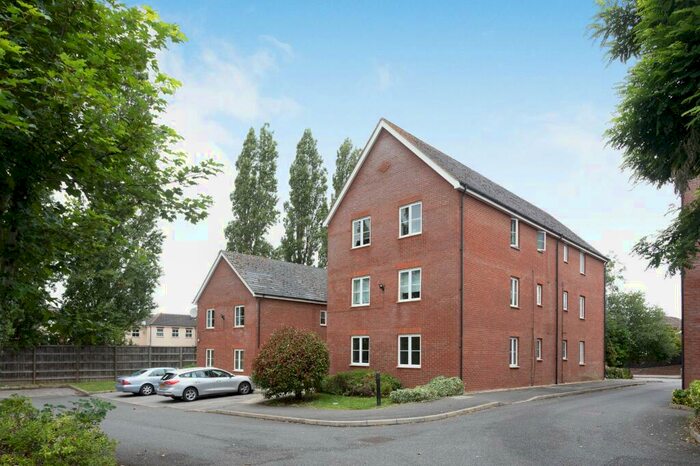 2 Bedroom Apartment To Rent In Hughes Croft, Bletchley, MK3
