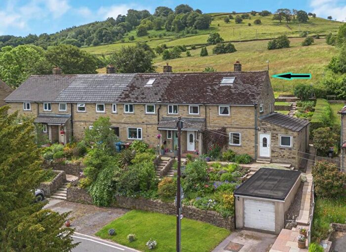 3 Bedroom End Of Terrace House For Sale In Crosshills Road, Cononley, BD20