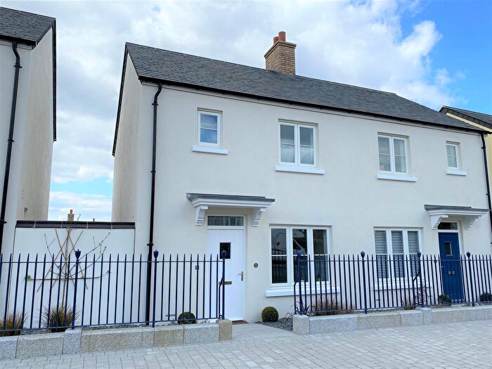 2 Bedroom Semi-Detached House To Rent In Quintrell Road, Newquay, TR7