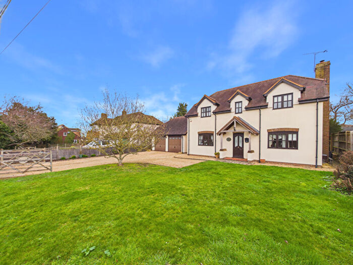 4 Bedroom Detached House For Sale In The Lane, Lower Icknield Way, Chinnor, Oxfordshire, OX39